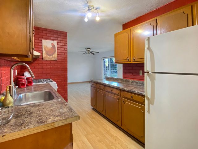 703 N Glenwood Avenue, Griffith, IN 46319