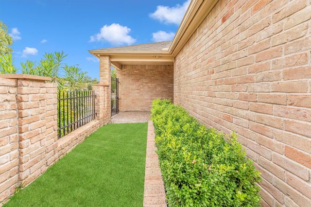 6603 Pauma Drive, Houston, TX 77069