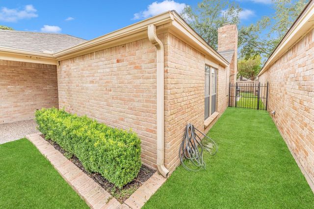 6603 Pauma Drive, Houston, TX 77069