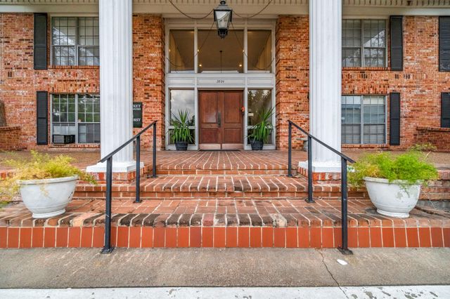 2824 Briarhurst Drive 14, Houston, TX 77057