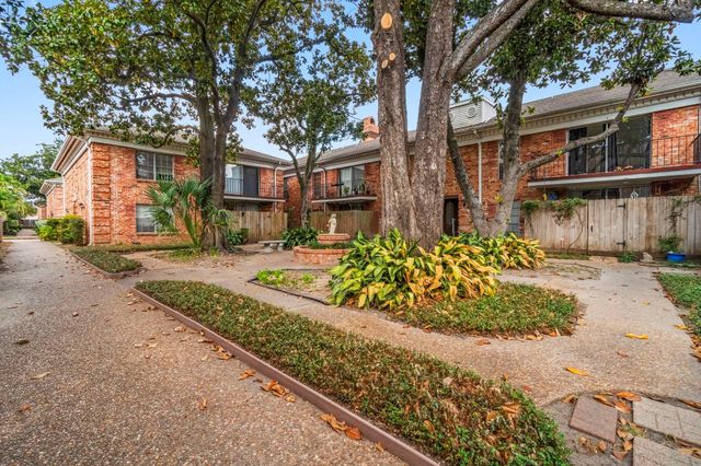 2824 Briarhurst Drive 14, Houston, TX 77057