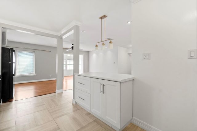 2824 Briarhurst Drive 14, Houston, TX 77057