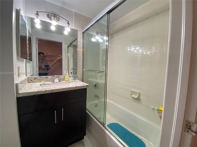 711 SW 148th Ave 402, Sunrise, FL 33325