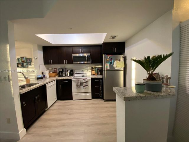 711 SW 148th Ave 402, Sunrise, FL 33325