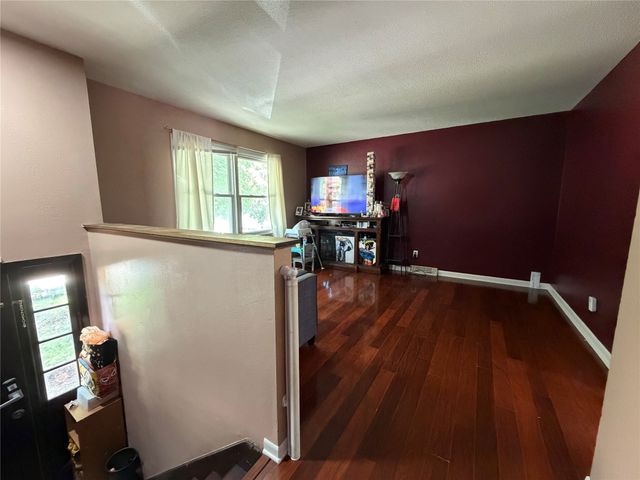 1105 Bundy Street, Des Moines, IA 50315