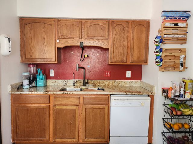 1105 Bundy Street, Des Moines, IA 50315