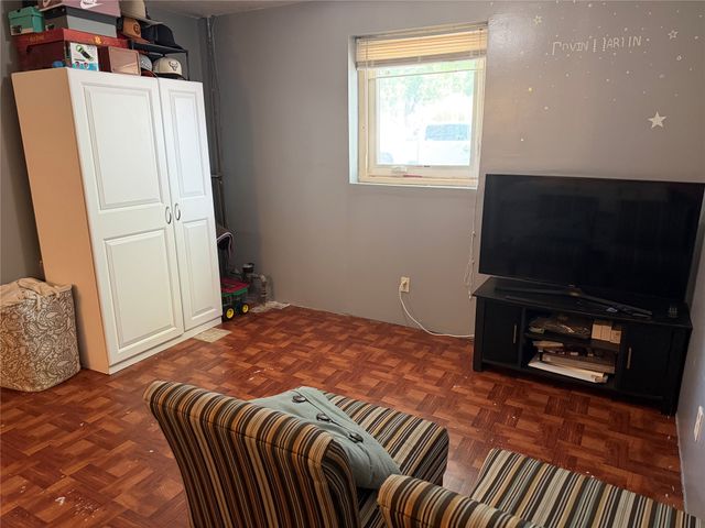 1105 Bundy Street, Des Moines, IA 50315