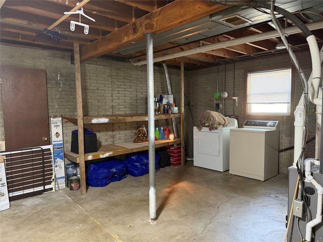 1105 Bundy Street, Des Moines, IA 50315