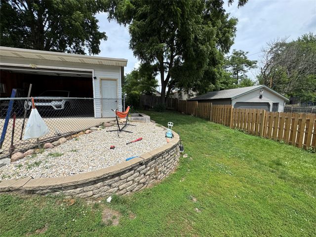 1105 Bundy Street, Des Moines, IA 50315