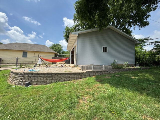 1105 Bundy Street, Des Moines, IA 50315