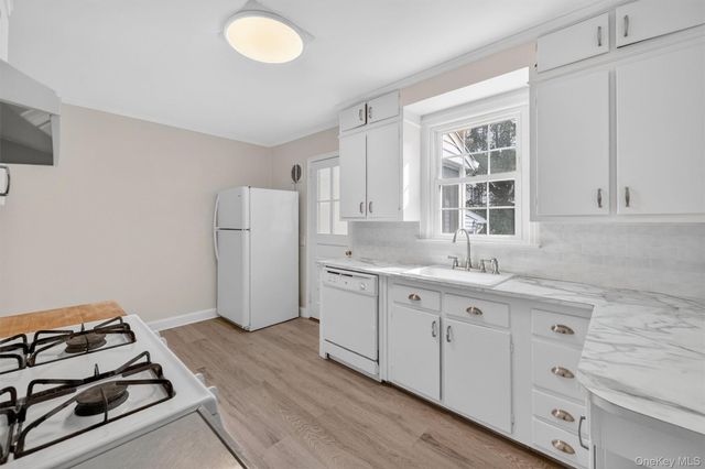 64 Beech Street W, White Plains, NY 10604