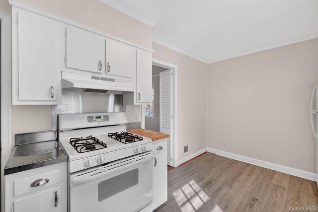64 Beech Street W, White Plains, NY 10604