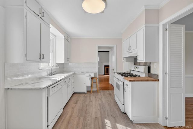 64 Beech Street W, White Plains, NY 10604
