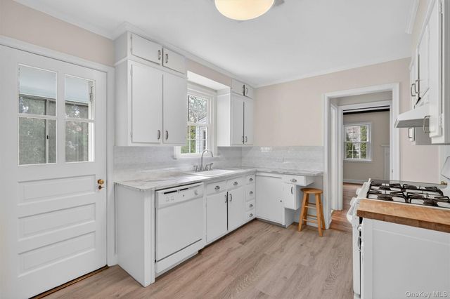 64 Beech Street W, White Plains, NY 10604