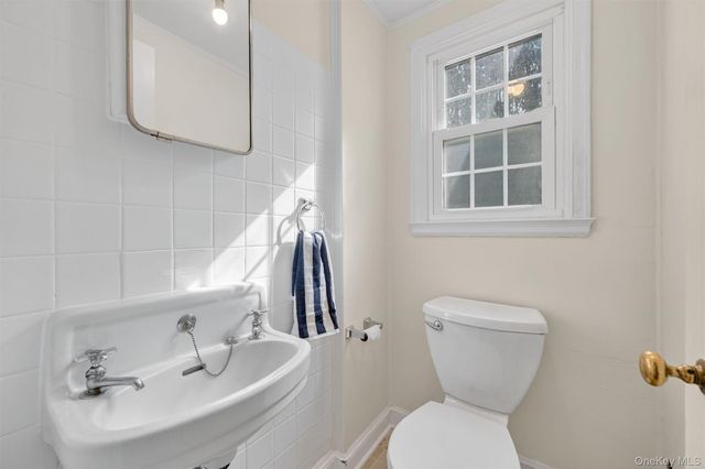 64 Beech Street W, White Plains, NY 10604
