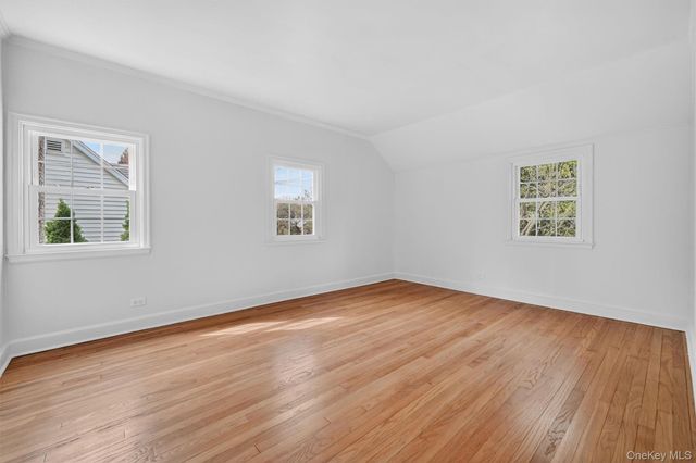 64 Beech Street W, White Plains, NY 10604