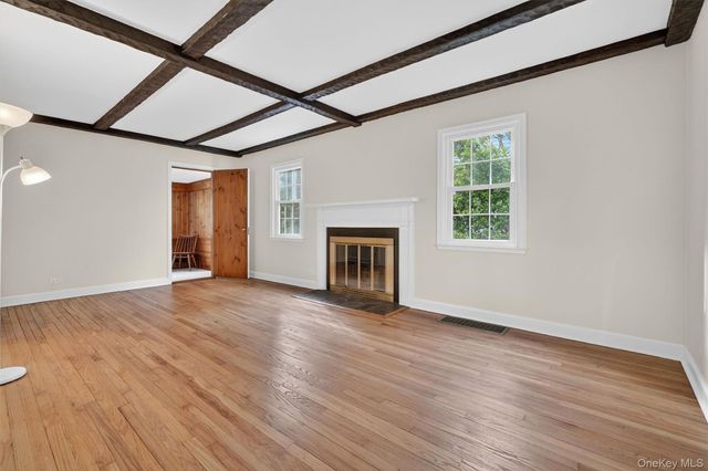 64 Beech Street W, White Plains, NY 10604