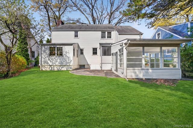 64 Beech Street W, White Plains, NY 10604