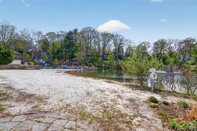 64 Beech Street W, White Plains, NY 10604