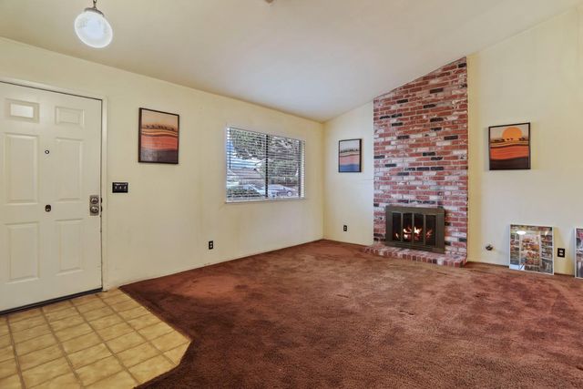 5071 Moss Creek Cir, Stockton, CA 95219