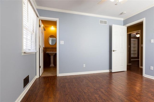 4900 Norwood Court, Kansas City, MO 64133