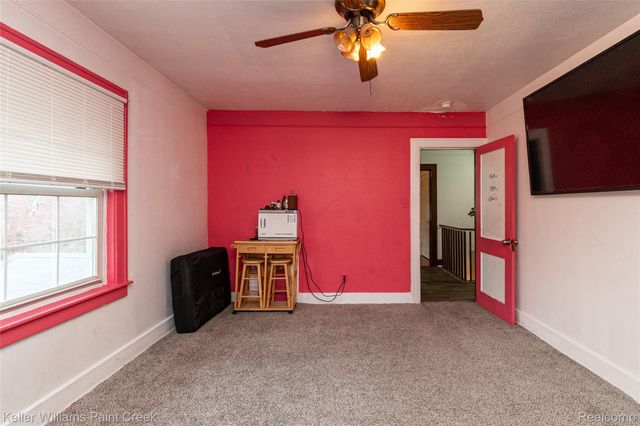 92 E Iroquois Road, Pontiac, MI 48341