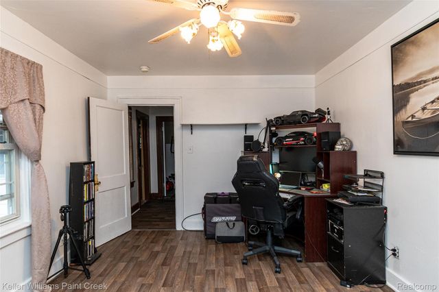 92 E Iroquois Road, Pontiac, MI 48341