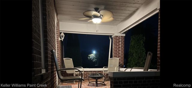 92 E Iroquois Road, Pontiac, MI 48341