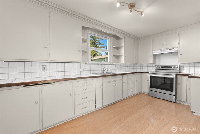 2085 Cottage Place, Ferndale, WA 98248