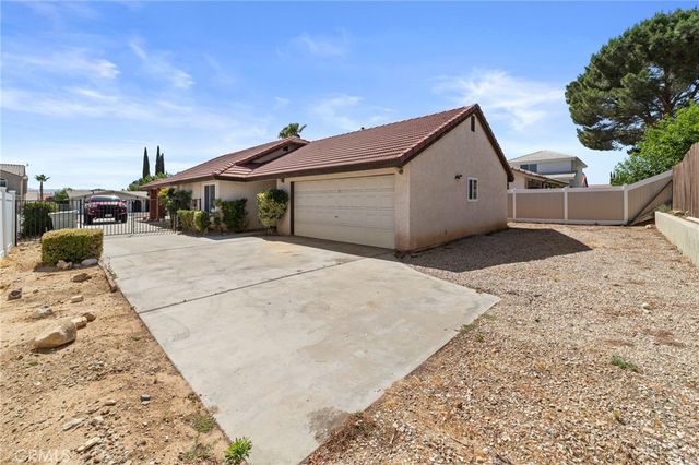 13300 Tamarisk, Victorville, CA 92395