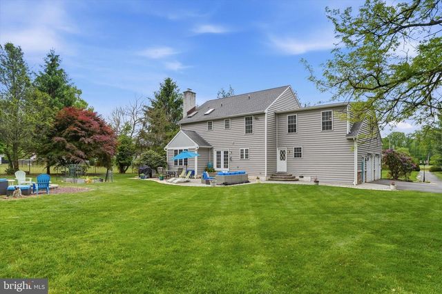 1060 KIRK RD, Garnet Valley, PA 19060