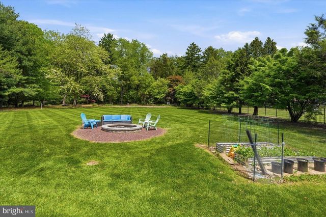 1060 KIRK RD, Garnet Valley, PA 19060