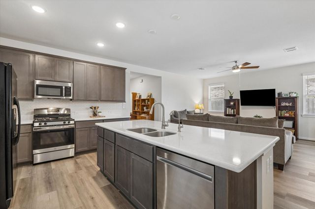 9110 Hunter Hill Drive, Cypress, TX 77433