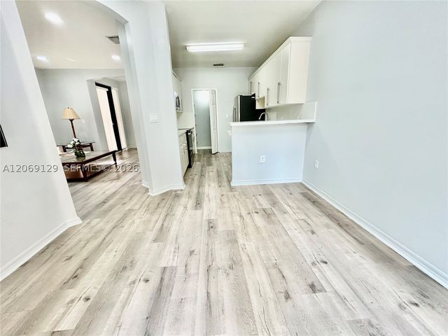 607 NE 35th Ave 607, Homestead, FL 33033