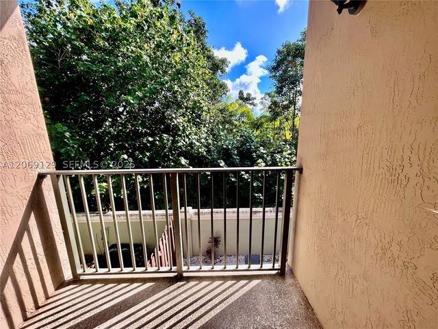 607 NE 35th Ave 607, Homestead, FL 33033
