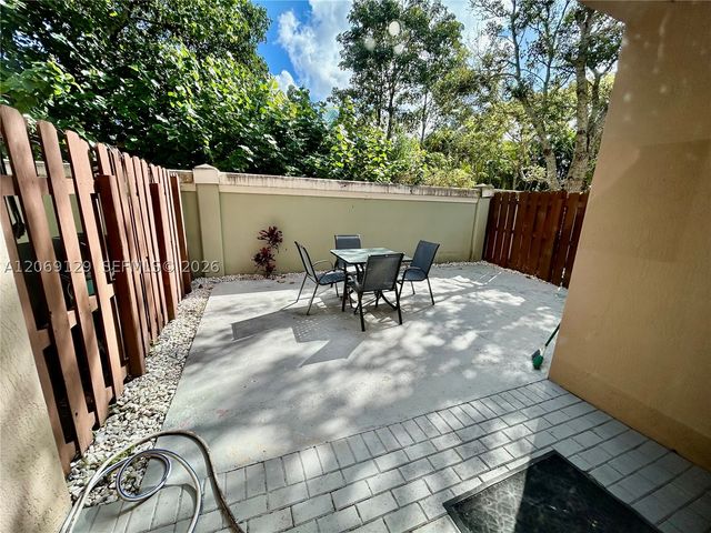 607 NE 35th Ave 607, Homestead, FL 33033