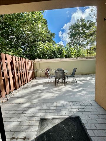 607 NE 35th Ave 607, Homestead, FL 33033