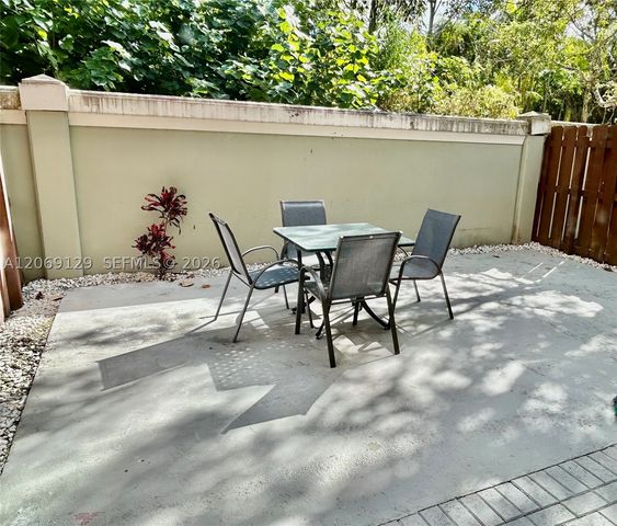 607 NE 35th Ave 607, Homestead, FL 33033