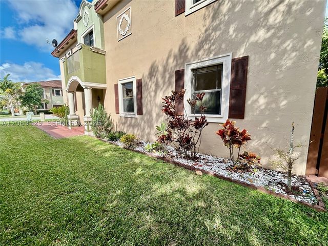 607 NE 35th Ave 607, Homestead, FL 33033