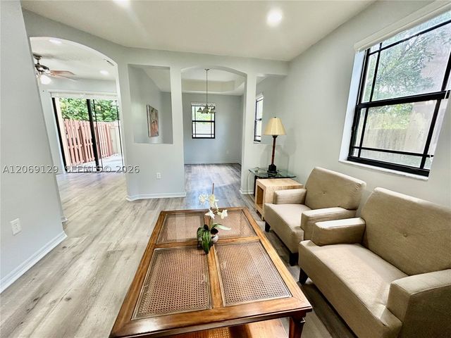 607 NE 35th Ave 607, Homestead, FL 33033