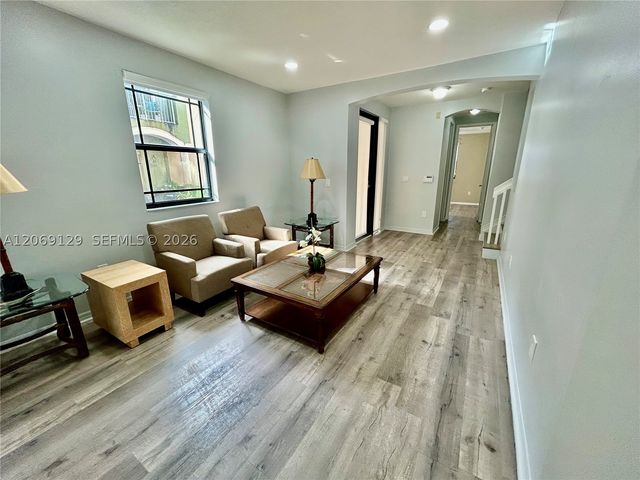 607 NE 35th Ave 607, Homestead, FL 33033