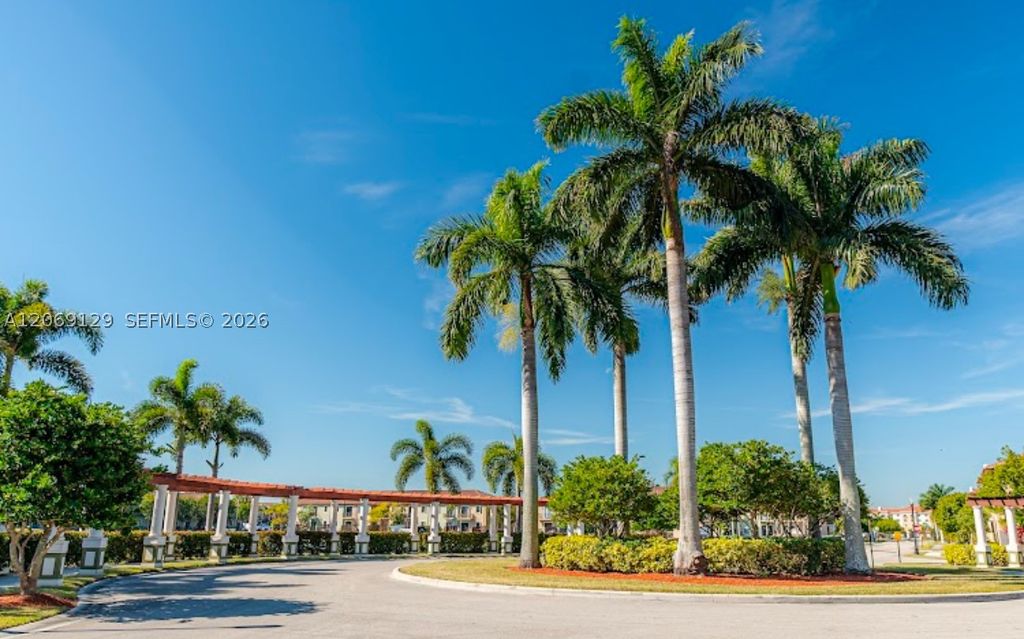 607 NE 35th Ave 607, Homestead, FL 33033