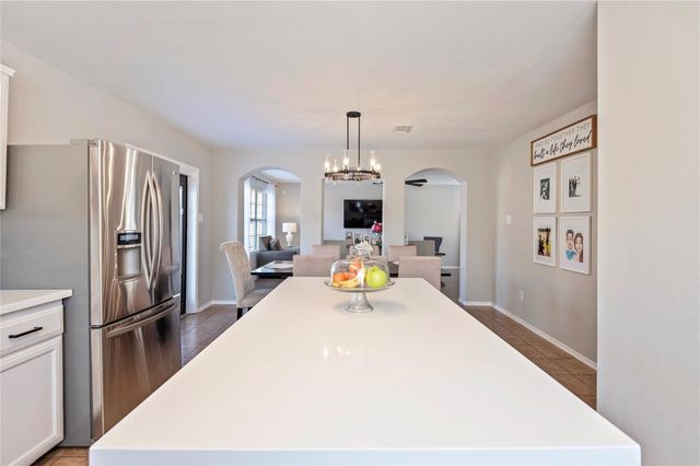 5404 Rio Alamo Street, Rosharon, TX 77583