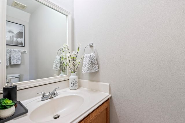 5404 Rio Alamo Street, Rosharon, TX 77583