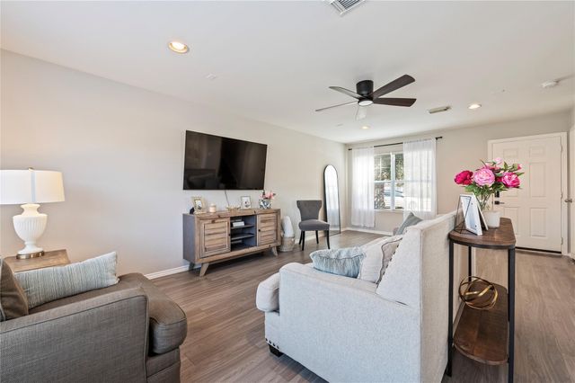 5404 Rio Alamo Street, Rosharon, TX 77583