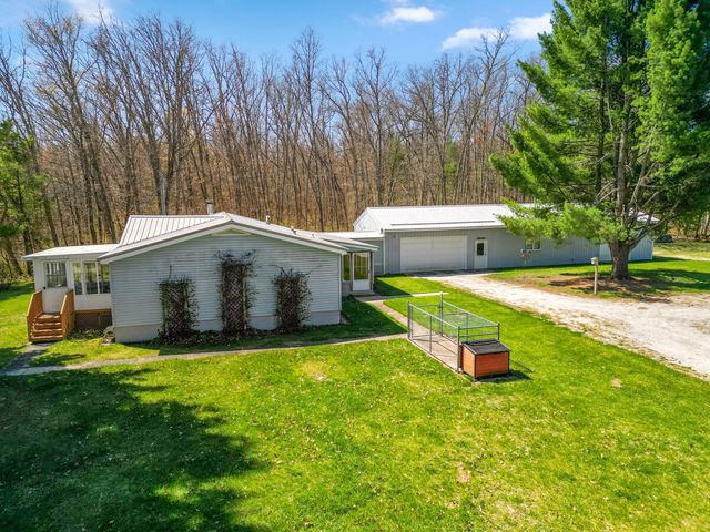 7291 S 184th Avenue, Holton, MI 49425