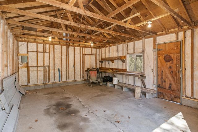 7291 S 184th Avenue, Holton, MI 49425