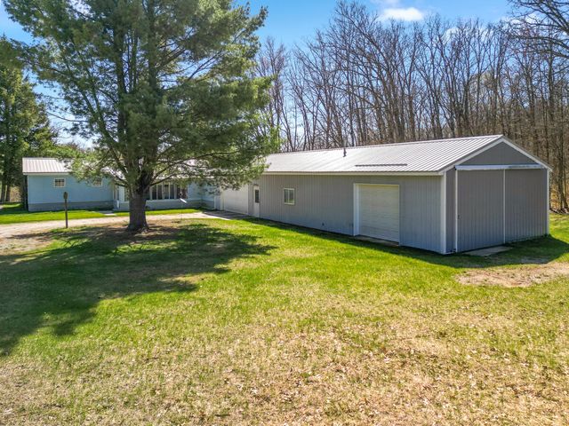7291 S 184th Avenue, Holton, MI 49425