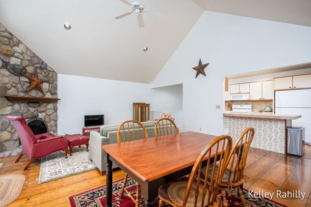 6587 Waybridge Drive SE, Grand Rapids, MI 49546