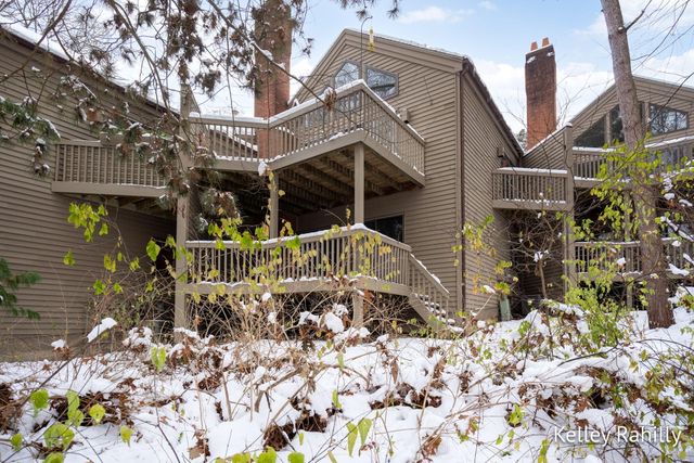 6587 Waybridge Drive SE, Grand Rapids, MI 49546